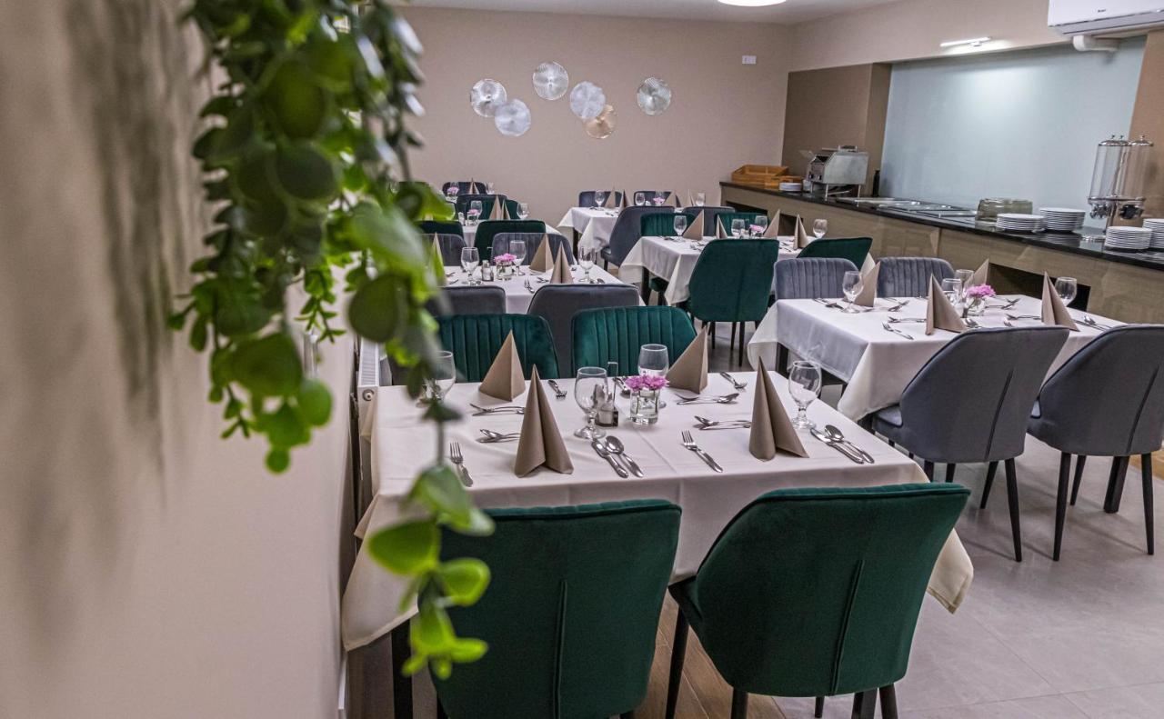 Hotel Crystal Hajdúszoboszló Eksteriør bilde